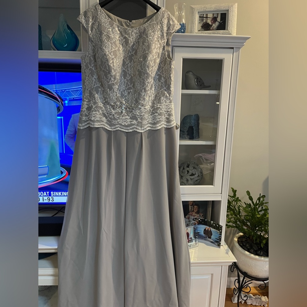 Woman’s Formal Dress, missing tags, size 16, never worn